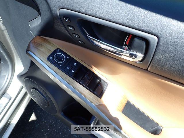 Lexus IS 2015-02 8627472-19