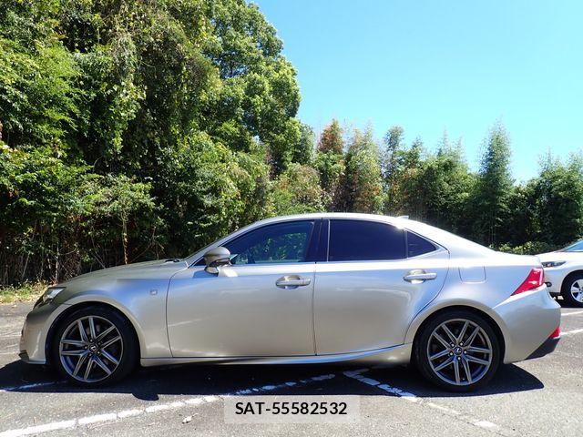 Lexus IS 2015-02 8627472-6