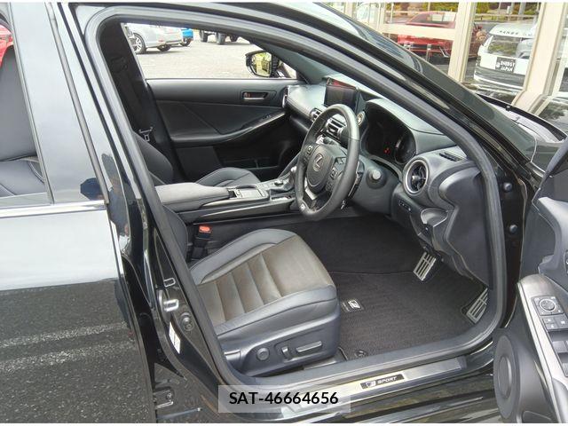 Lexus IS 2021-05 8666396-11