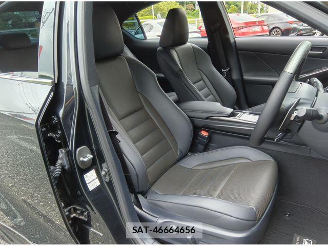 Lexus IS 2021-05 8666396-12