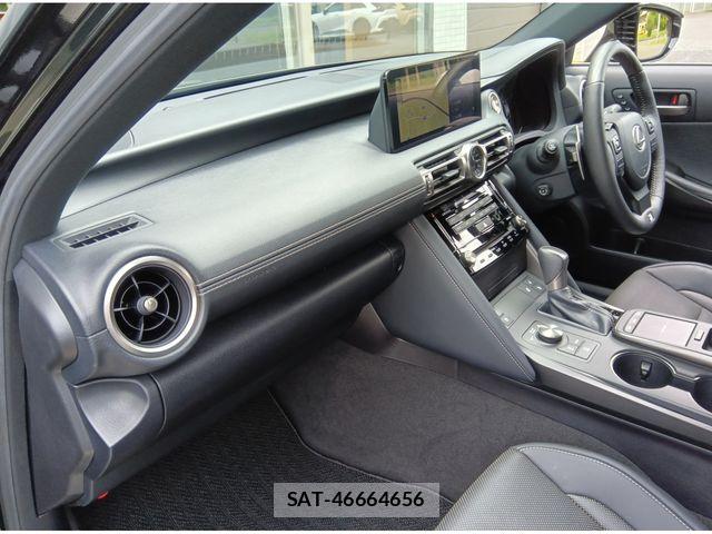 Lexus IS 2021-05 8666396-13