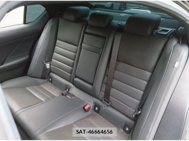 Lexus IS 2021-05 8666396-15