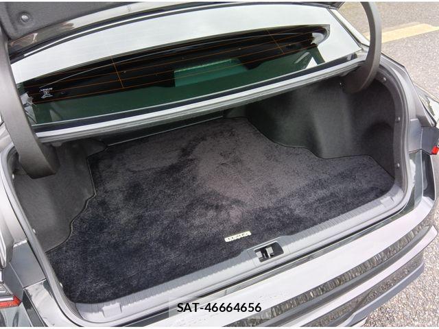 Lexus IS 2021-05 8666396-16