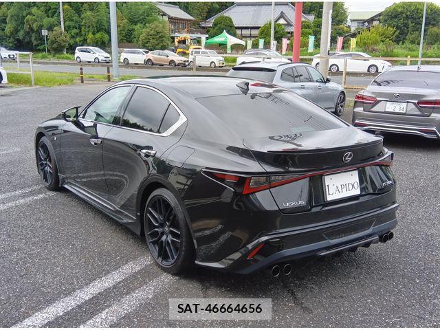 Lexus IS 2021-05 8666396-5
