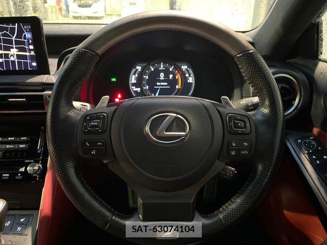 Lexus IS 2021-06 8796470-12
