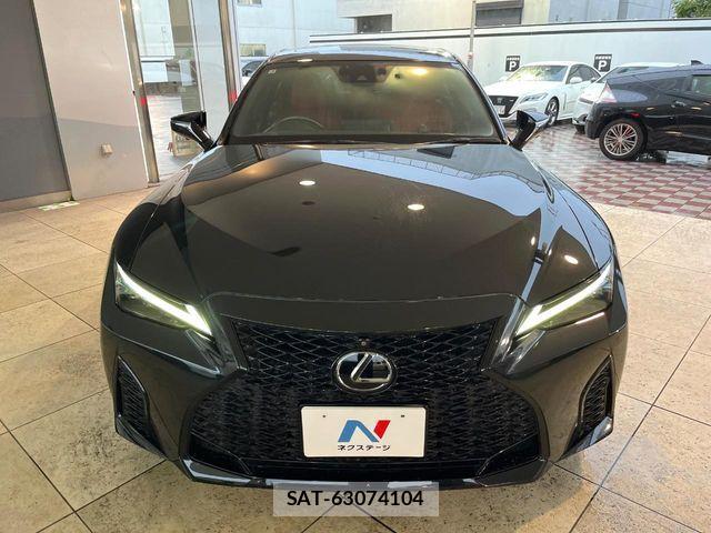 Lexus IS 2021-06 8796470-15