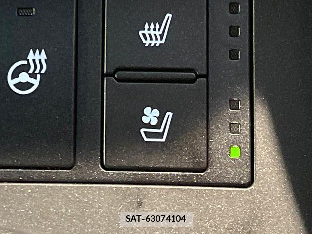Lexus IS 2021-06 8796470-7