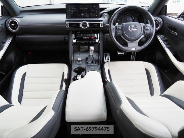 Lexus IS 2021-06 8796469-10