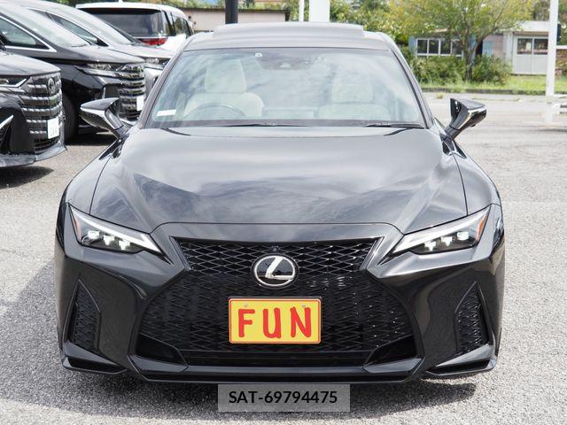 Lexus IS 2021-06 8796469-1