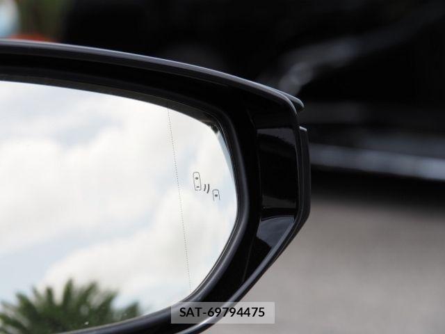 Lexus IS 2021-06 8796469-19