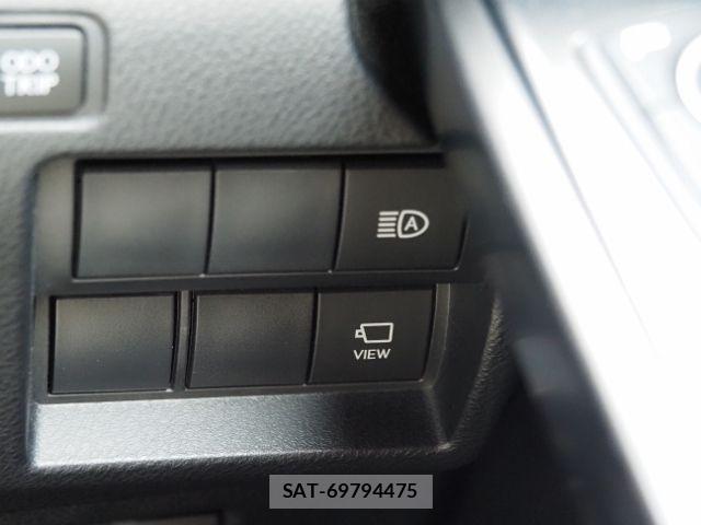Lexus IS 2021-06 8796469-24