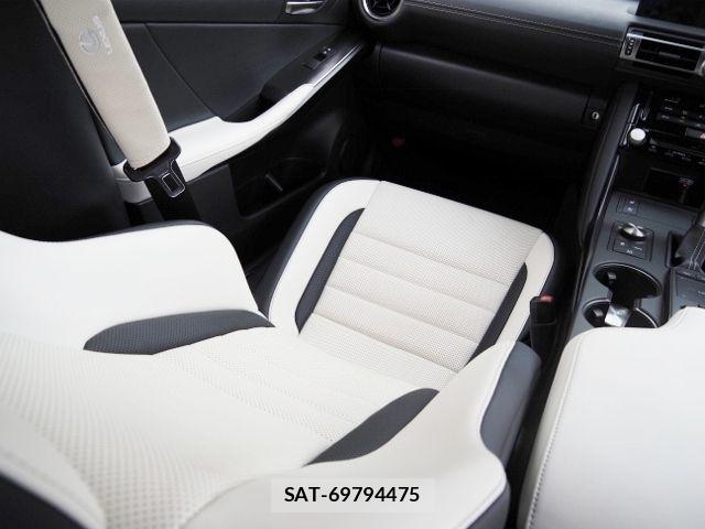 Lexus IS 2021-06 8796469-27
