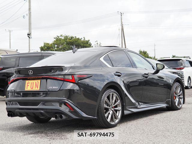 Lexus IS 2021-06 8796469-4