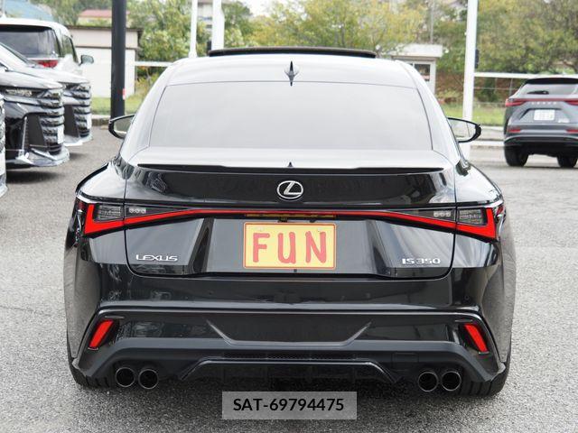 Lexus IS 2021-06 8796469-6