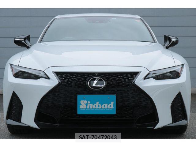 Lexus IS 2021-08 8829949-10