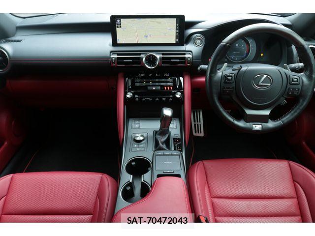 Lexus IS 2021-08 8829949-2