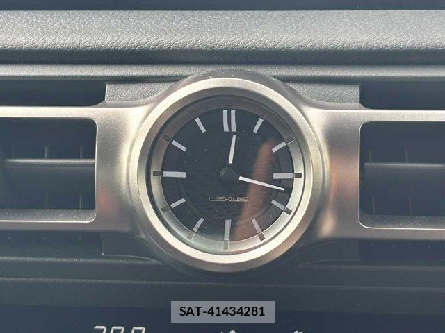 Lexus IS 2022-04 8849576-11