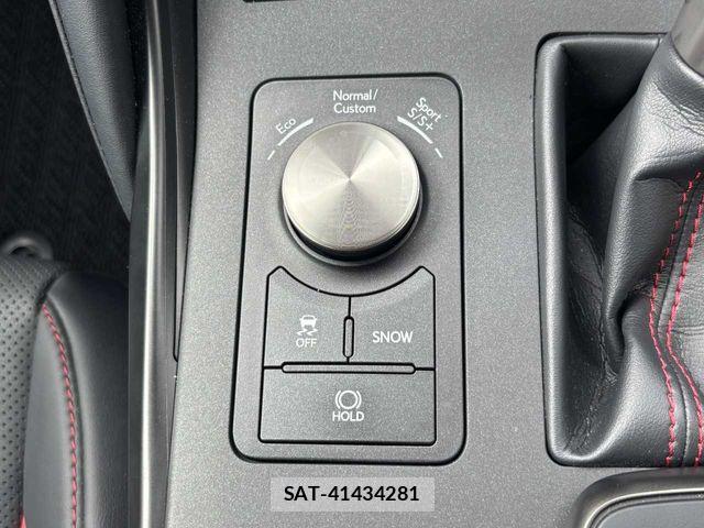 Lexus IS 2022-04 8849576-14