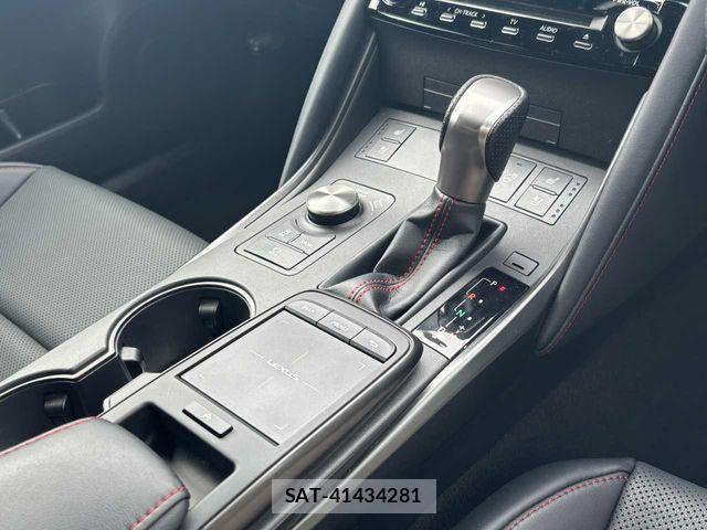 Lexus IS 2022-04 8849576-15