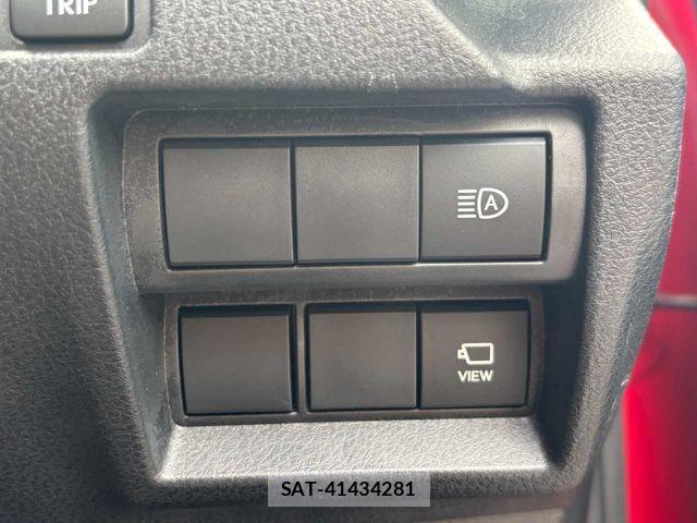 Lexus IS 2022-04 8849576-16