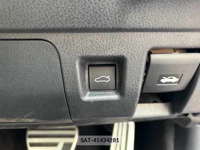 Lexus IS 2022-04 8849576-17