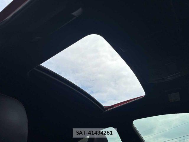 Lexus IS 2022-04 8849576-21