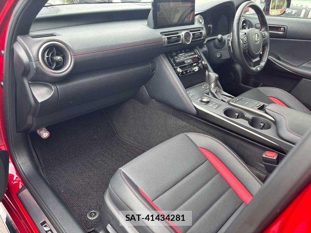 Lexus IS 2022-04 8849576-29
