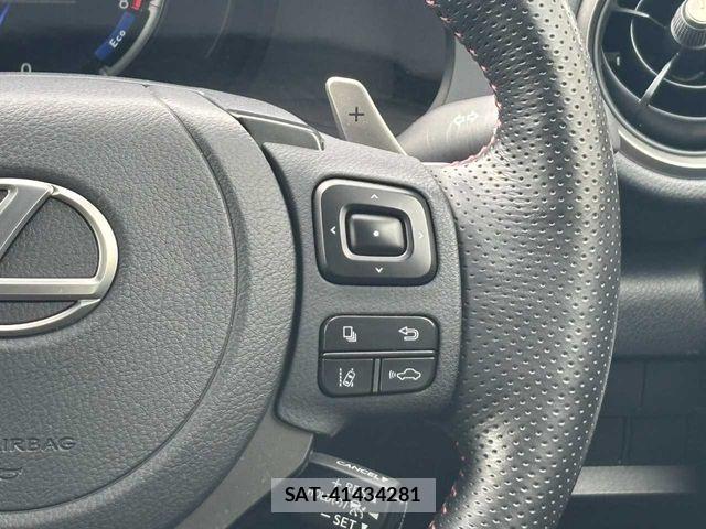 Lexus IS 2022-04 8849576-7