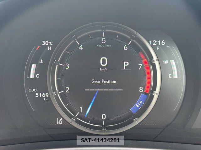 Lexus IS 2022-04 8849576-8