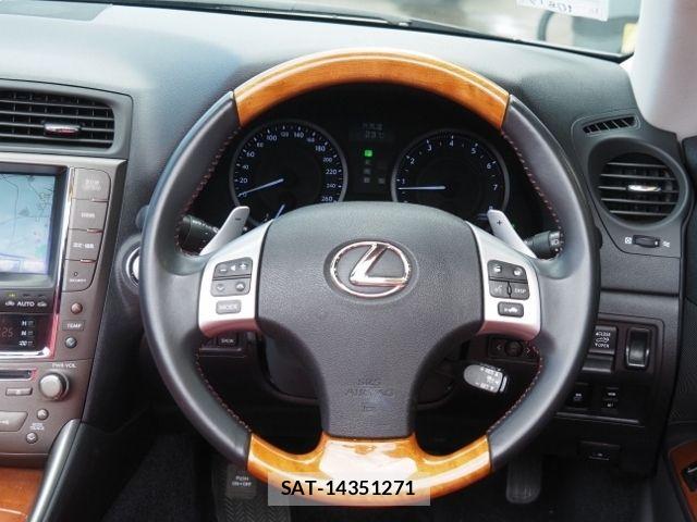 Lexus IS 2012-04 7328029-14