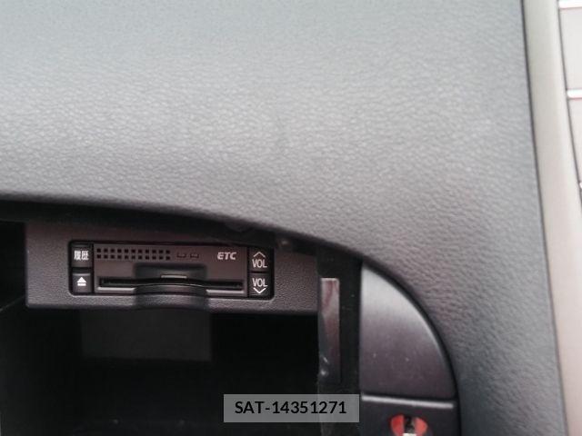Lexus IS 2012-04 7328029-23