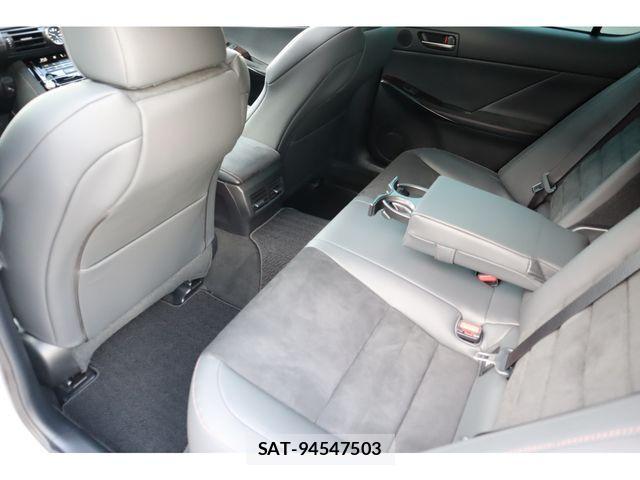 Lexus IS 2023-02 1286282-11