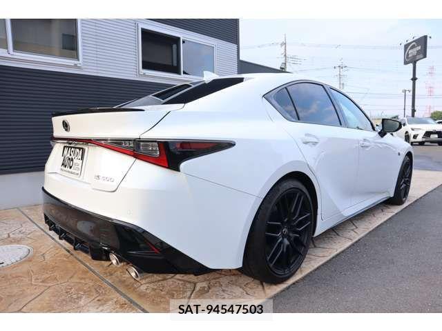 Lexus IS 2023-02 1286282-6