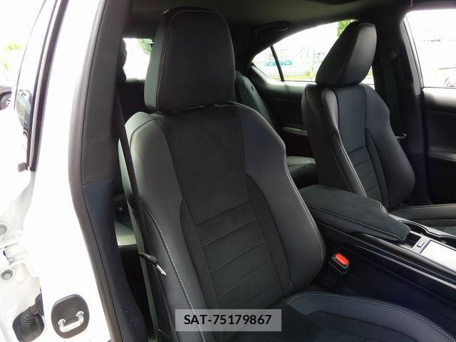 Lexus IS 2023-11 6612829-16