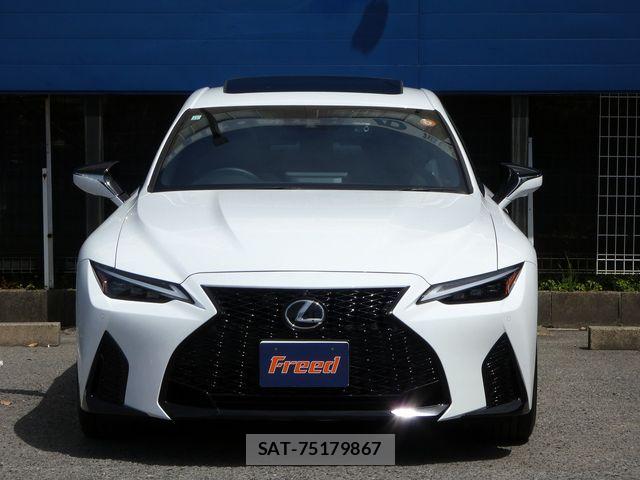 Lexus IS 2023-11 6612829-3