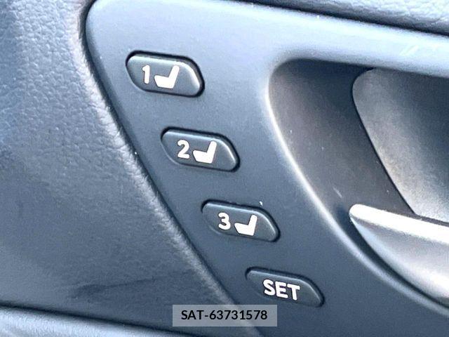 Lexus IS 2023-06 6907713-9
