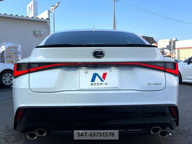 Lexus IS 2023-06 6907713-18