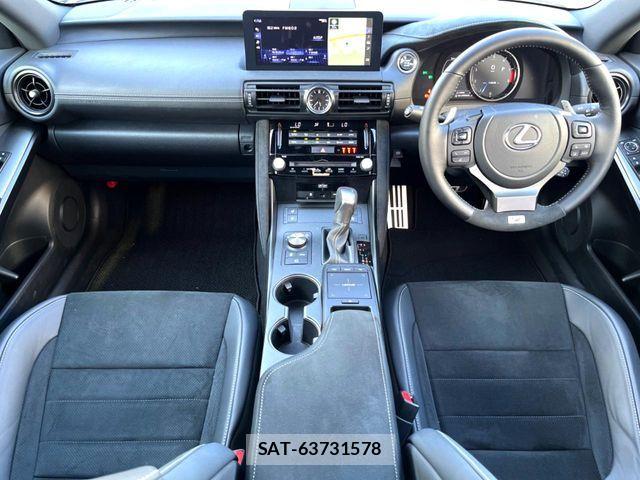 Lexus IS 2023-06 6907713-1