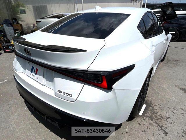 Lexus IS 2022-12 6907715-18