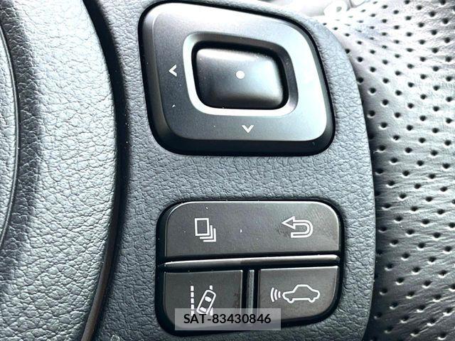 Lexus IS 2022-12 6907715-5