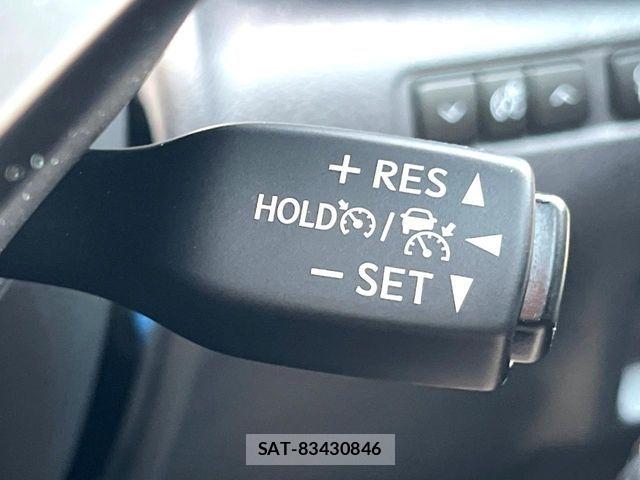 Lexus IS 2022-12 6907715-6