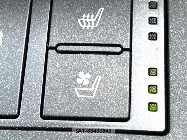 Lexus IS 2022-12 6907715-8
