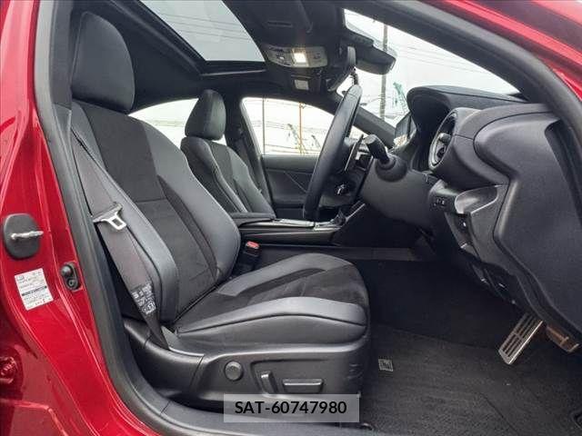Lexus IS 2024-05 7358484-15
