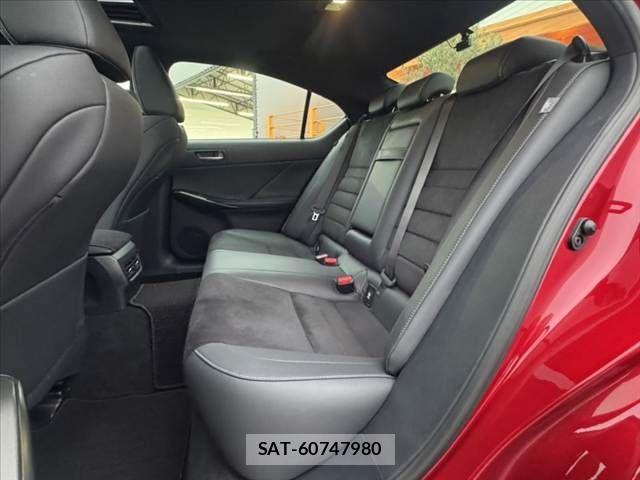 Lexus IS 2024-05 7358484-17