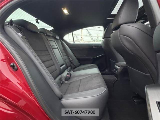 Lexus IS 2024-05 7358484-19