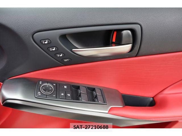 Lexus IS 2025-04 7786492-17