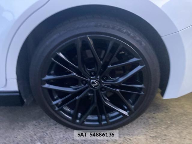 Lexus IS 2023-09 7877343-10