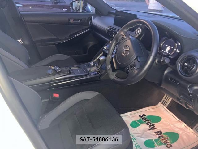 Lexus IS 2023-09 7877343-12