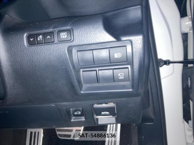 Lexus IS 2023-09 7877343-16