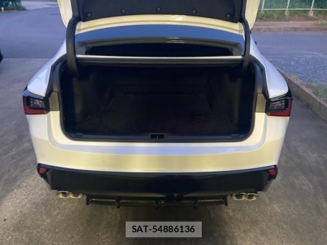 Lexus IS 2023-09 7877343-6